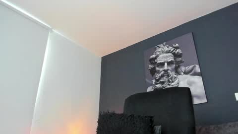 simon_leon01 online show from 12/09/24, 01:55