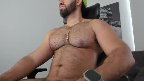 simon_leon01 online show from 04/07/26, 01:44