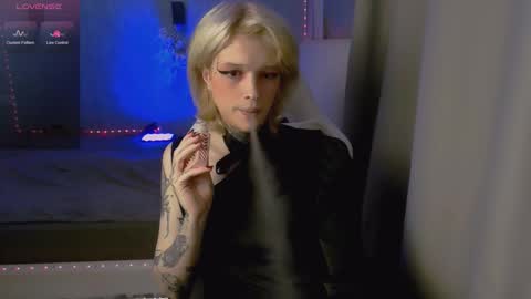 Snapshot of simona_rain chatting on 09/17/25, 11:39 Simona online show from 09/17/25, 11:39