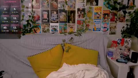 Snapshot of simona_rain chatting on 09/26/25, 11:20 Simona online show from 09/26/25, 11:20