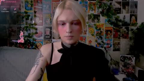 Snapshot of simona_rain chatting on 10/04/25, 11:14 Simona online show from 10/04/25, 11:14