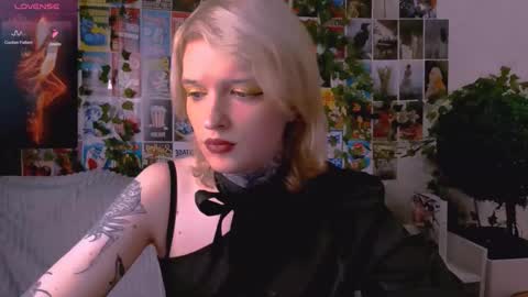 Snapshot of simona_rain chatting on 11/01/25, 10:34 Simona online show from 11/01/25, 10:34