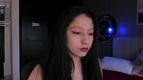 Simone Phill  online show from 01/28/25, 12:00