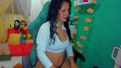 Snapshot of simone_simpson chatting on 04/26/26, 03:15 Simon Simpson Modelo Independiente online show from 04/26/26, 03:15