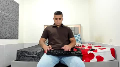 SIMON KELER online show from 07/29/26, 05:27