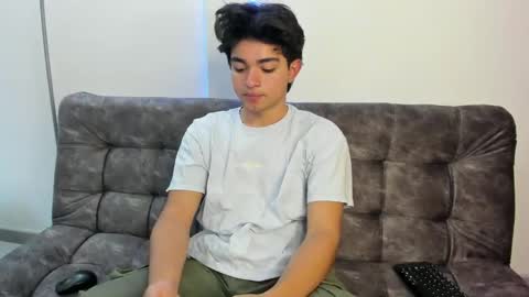 Snapshot of simonlambert__ chatting on 01/22/25, 08:06 Simon online show from 01/22/25, 08:06