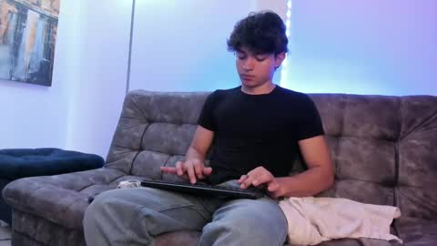 Snapshot of simonlambert__ chatting on 01/27/25, 04:22 Simon online show from 01/27/25, 04:22