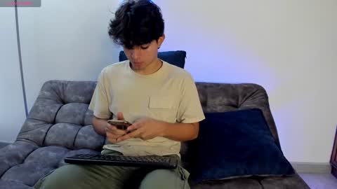 Snapshot of simonlambert__ chatting on 02/02/25, 02:02 Simon online show from 02/02/25, 02:02