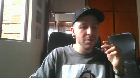 simonm777 online show from 10/15/25, 09:04