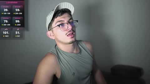 Snapshot of simoon_01 chatting on 11/10/25, 04:44 SIMOON online show from 11/10/25, 04:44