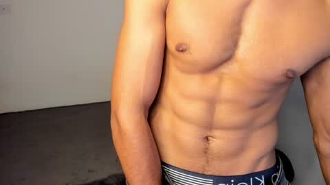 Snapshot of simple_guyy chatting on 04/11/26, 06:29 Andrey online show from 04/11/26, 06:29