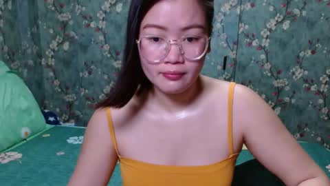 Snapshot of simply_niki chatting on 02/16/25, 02:21 zia online show from 02/16/25, 02:21