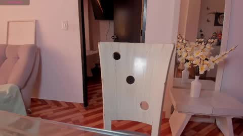 zoe online show from 02/25/25, 04:31