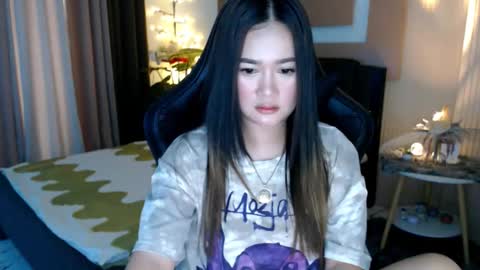 Snapshot of simplykhate chatting on 12/20/25, 02:18 Adrianna Fowler online show from 12/20/25, 02:18