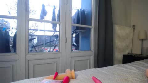 Snapshot of simur_sahso chatting on 12/05/24, 03:39 Sofi wed. - sat. 11am - 11 pm and Santi with Sofi sun.. - tue. 11 am - 5 pm  europe online show from 12/05/24, 03:39