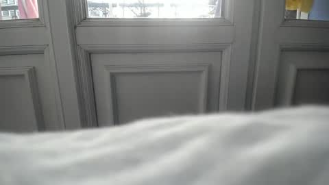 Snapshot of simur_sahso chatting on 12/11/24, 03:15 Sofi wed. - sat. 11am - 11 pm and Santi with Sofi sun.. - tue. 11 am - 5 pm  europe online show from 12/11/24, 03:15