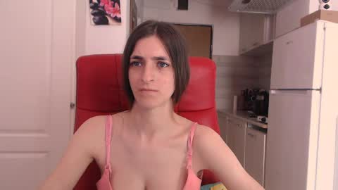 Snapshot of simyhvn chatting on 05/11/26, 02:45 simyhvn online show from 05/11/26, 02:45