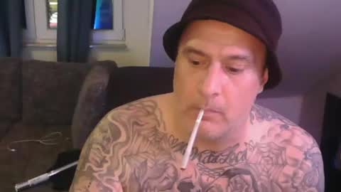 Snapshot of sinalco1975 chatting on 10/30/25, 03:52 sinalco1975 online show from 10/30/25, 03:52