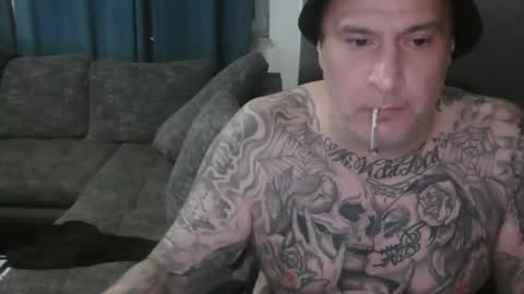 sinalco1975 online show from 11/11/25, 05:51