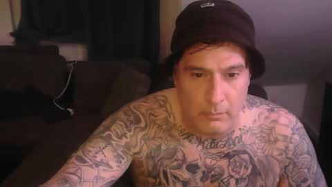 sinalco1975 online show from 11/25/25, 02:44