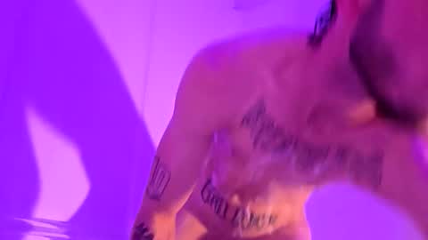 Snapshot of sinandbones chatting on 12/17/25, 11:55 XXStwinkXXLhole online show from 12/17/25, 11:55