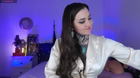 Ms. Sindel online show from 12/03/24, 01:32