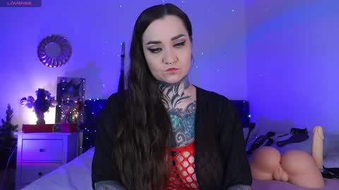 Ms. Sindel online show from 12/09/24, 01:34
