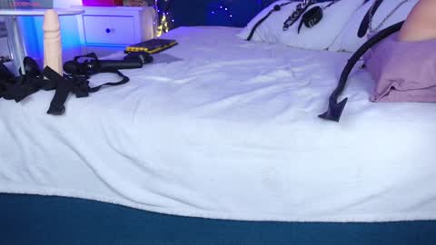 Ms. Sindel online show from 12/14/24, 05:14