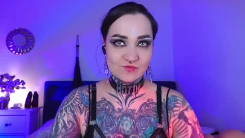 Ms. Sindel online show from 02/11/25, 04:46