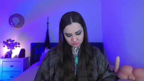 Ms. Sindel online show from 02/17/25, 02:15