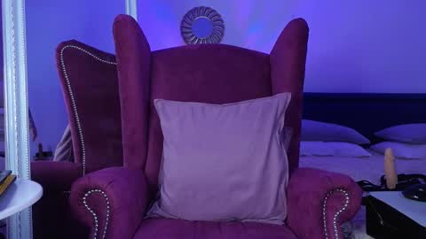 Ms. Sindel online show from 03/09/25, 02:21