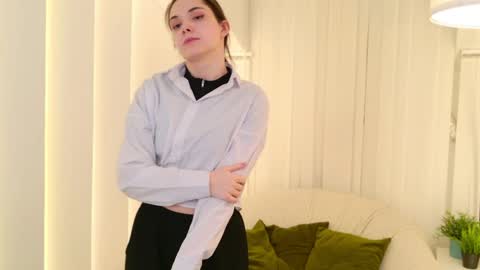 Snapshot of sindell_cryell chatting on 05/15/26, 09:44 sindell_cryell online show from 05/15/26, 09:44
