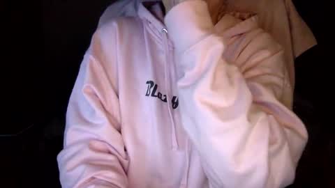 Sindra online show from 01/12/25, 01:32