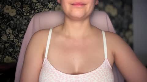 Sindra online show from 12/03/25, 12:51