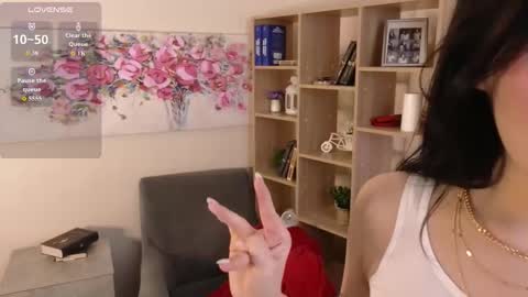 Snapshot of sindy_cet chatting on 03/19/26, 08:13 Eva online show from 03/19/26, 08:13