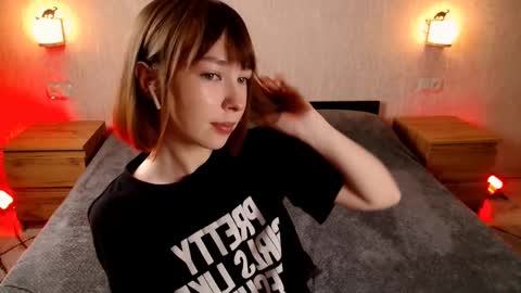 Snapshot of sindy_juxx chatting on 03/02/25, 09:43 Sindy Juxx online show from 03/02/25, 09:43