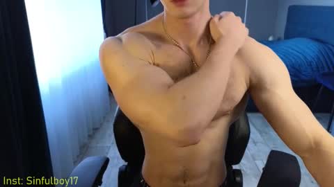 Snapshot of sinffuly chatting on 12/05/25, 10:57 Richard online show from 12/05/25, 10:57