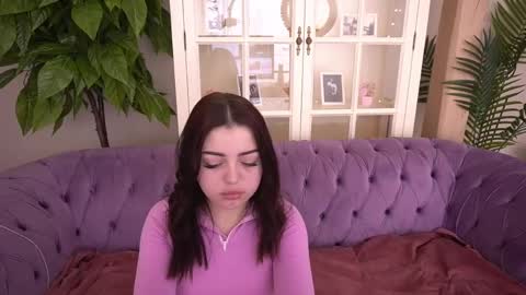 Kira online show from 06/02/26, 12:51