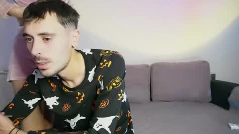 Two4Fun online show from 10/05/25, 05:33