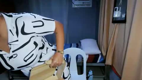 Snapshot of sinfullwife6969 chatting on 11/27/25, 10:28 sinfullwife6969 online show from 11/27/25, 10:28