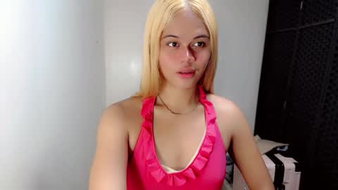 Snapshot of sinfulrose_ chatting on 01/11/26, 10:37 sinfulrose_ online show from 01/11/26, 10:37