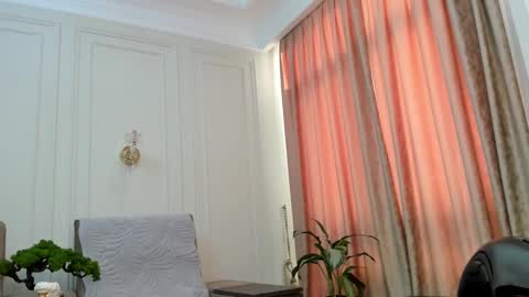 Snapshot of sinsemillaa chatting on 01/14/25, 03:53 Ellie online show from 01/14/25, 03:53