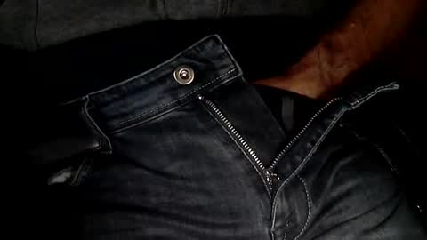 Alex online show from 10/19/25, 04:35