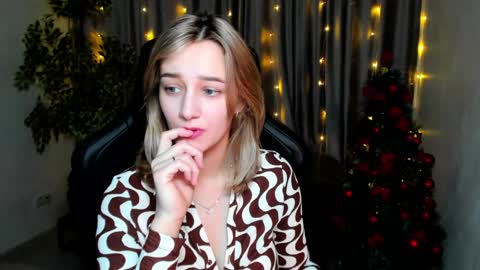 Sinty Noria online show from 12/28/24, 01:08