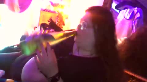 Siofra online show from 09/22/25, 11:45