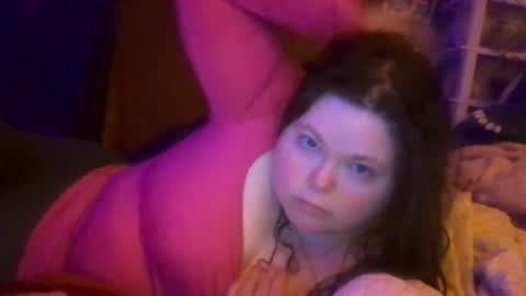 Snapshot of siofra chatting on 11/13/25, 11:36 Siofra online show from 11/13/25, 11:36