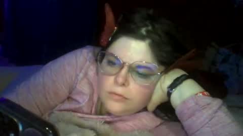 Snapshot of siofra chatting on 11/18/25, 10:09 Siofra online show from 11/18/25, 10:09