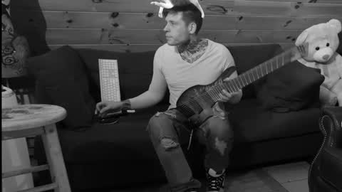 Dustbunnyfoofoo online show from 10/09/25, 03:48