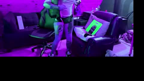 Dustbunnyfoofoo online show from 10/26/25, 03:45