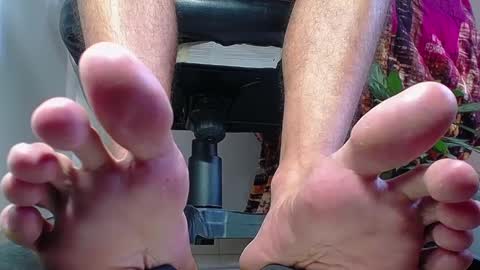 only foot                         worshipers here online show from 12/28/24, 09:08